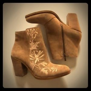 Embroidered suede Lucky Brand Booties
